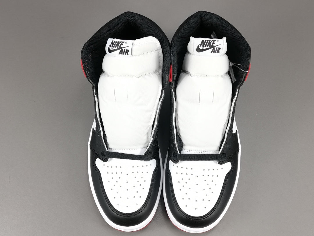 Air Jordan 1  Retro Black Toe （2016）