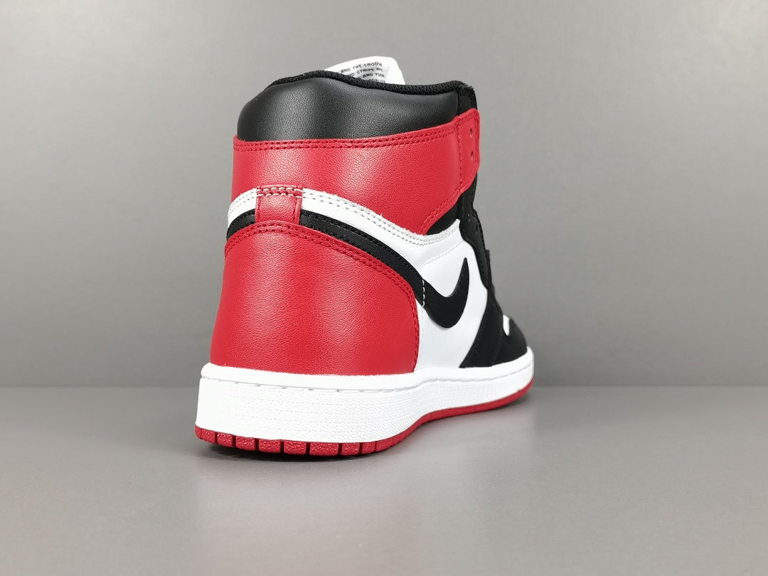 Air Jordan 1  Retro Black Toe （2016）