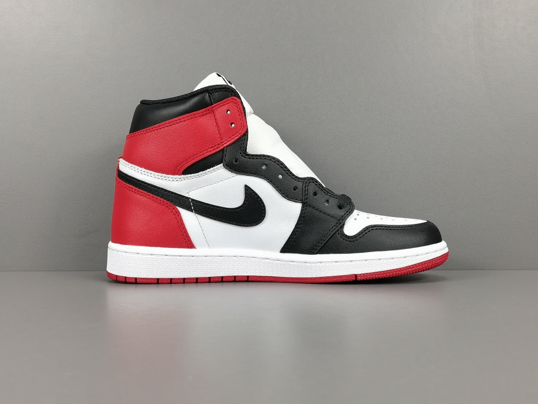 Air Jordan 1  Retro Black Toe （2016）