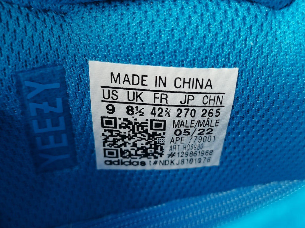 adidas originals YEEZY BOOST 700＂Hi-Res Blue ＂