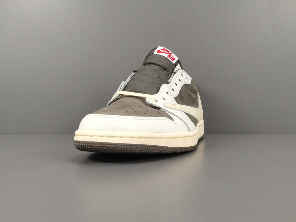 Travis Scott  x Air Jordan 1 Low OG ＂Reverse Mocha ＂