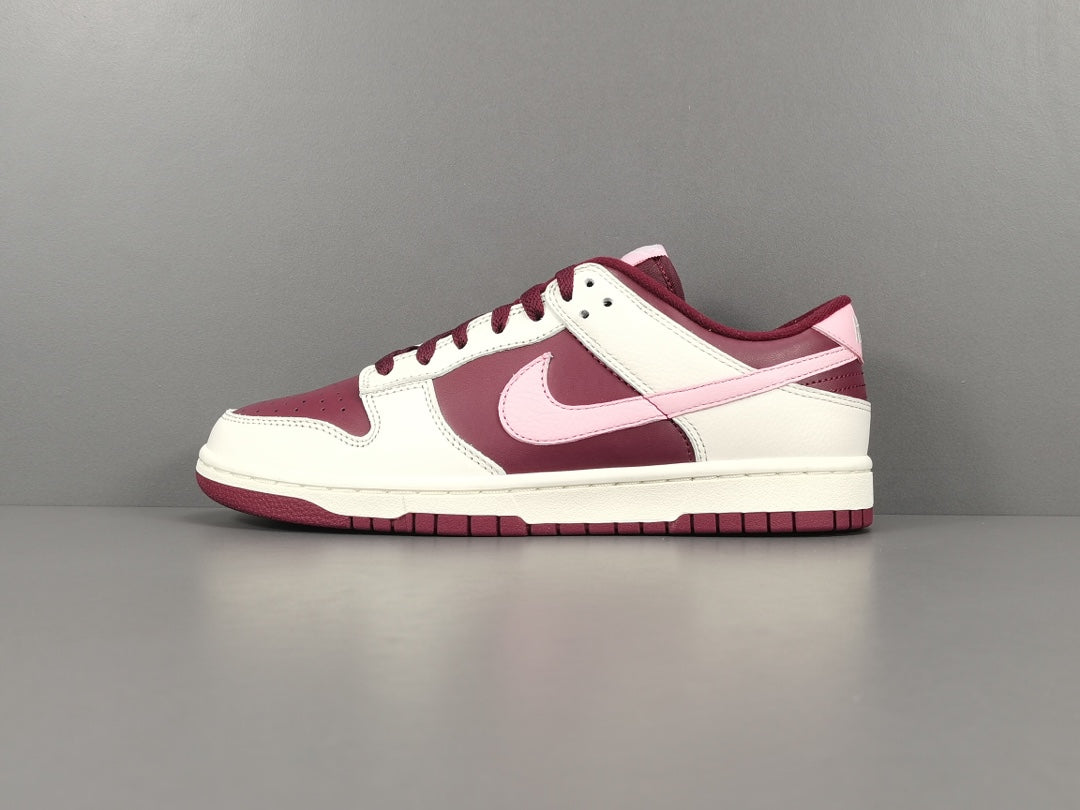 NIKE DUNK LOW ＂Valentine‘s Day＂