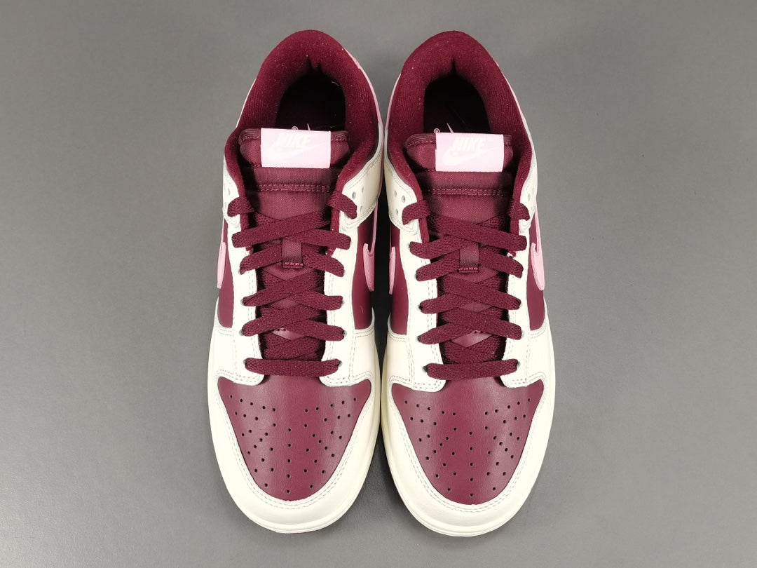 NIKE DUNK LOW ＂Valentine‘s Day＂