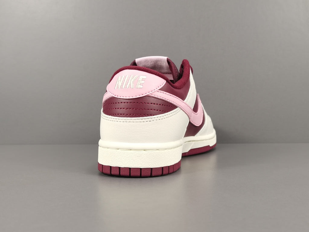 NIKE DUNK LOW ＂Valentine‘s Day＂