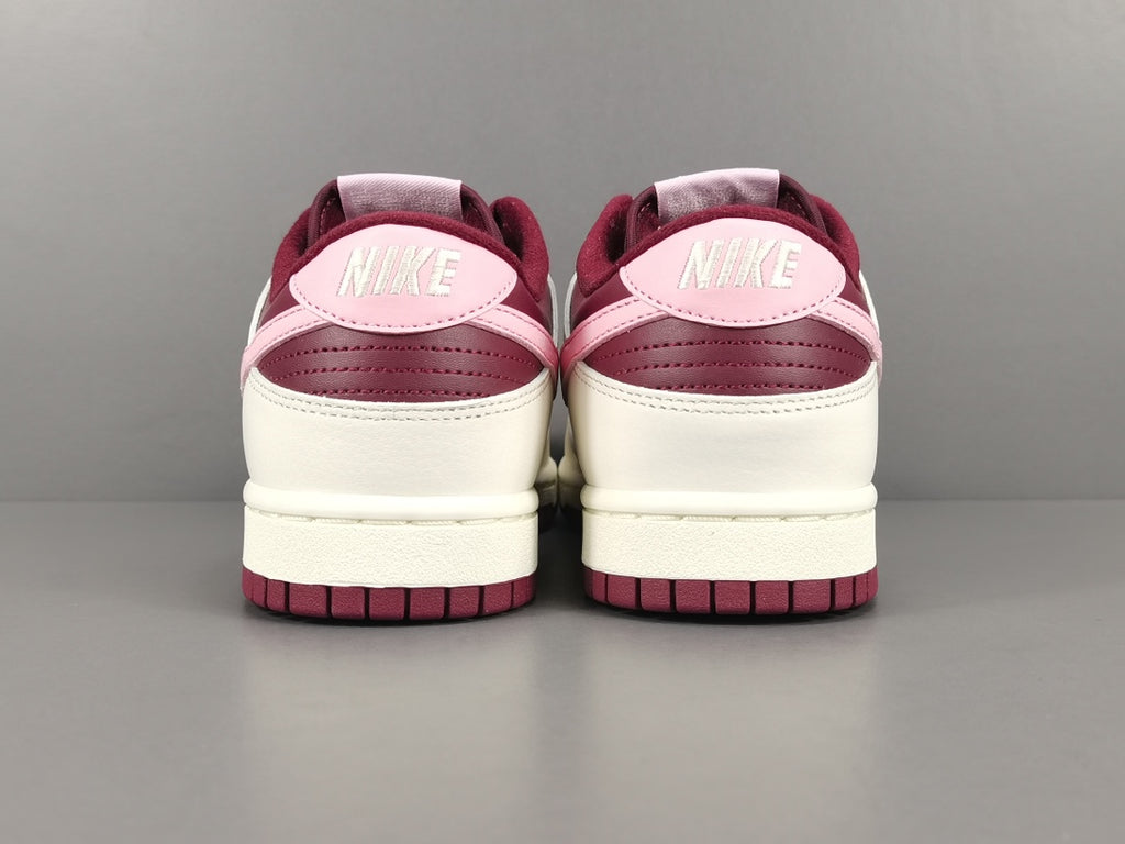 NIKE DUNK LOW ＂Valentine‘s Day＂