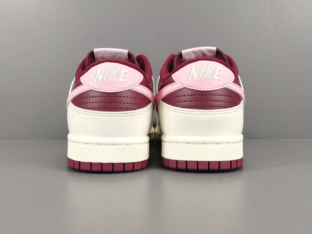 NIKE DUNK LOW ＂Valentine‘s Day＂