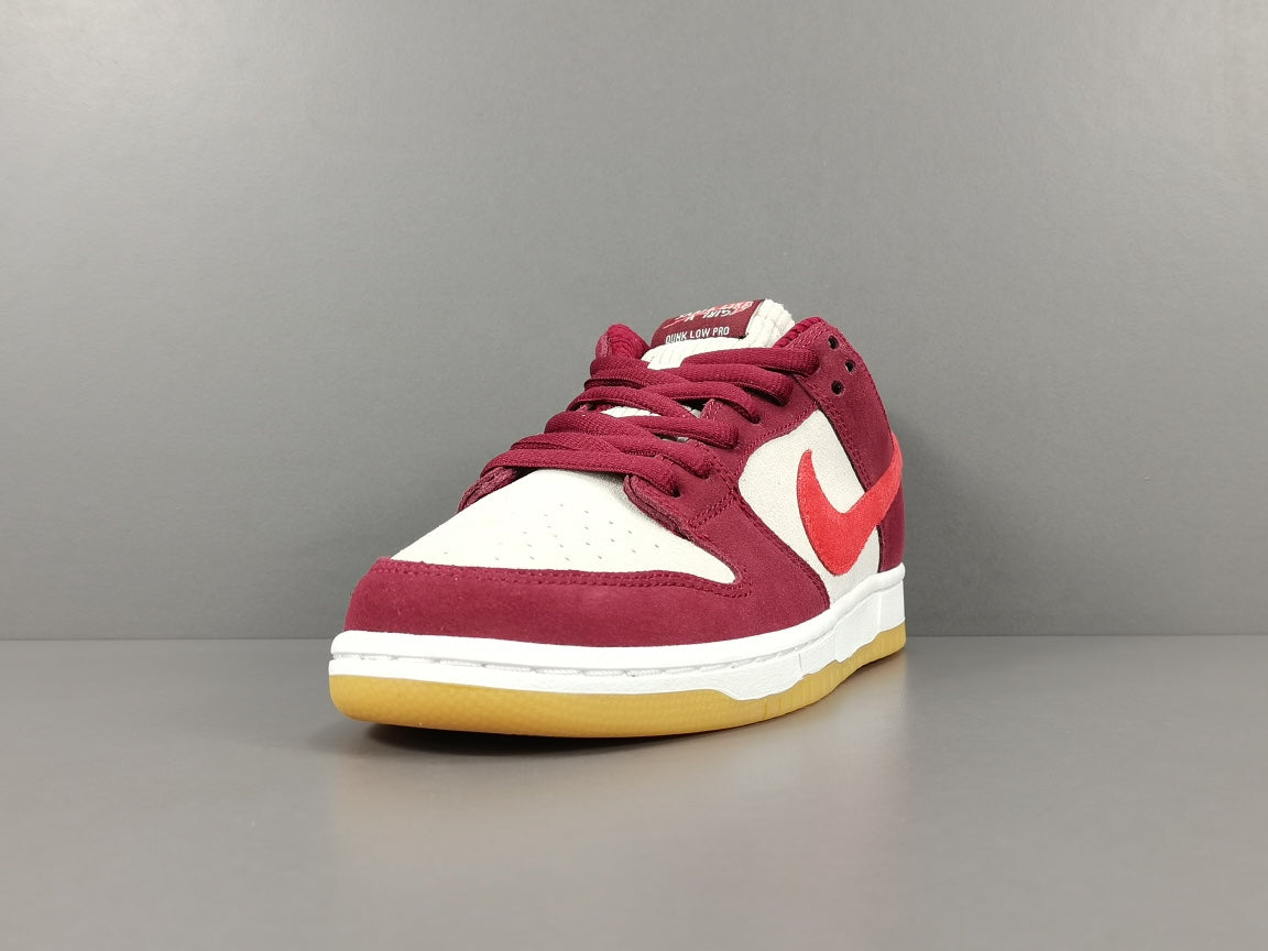 Skate Like a Girl x NIKE  SB DUNK LOW QS