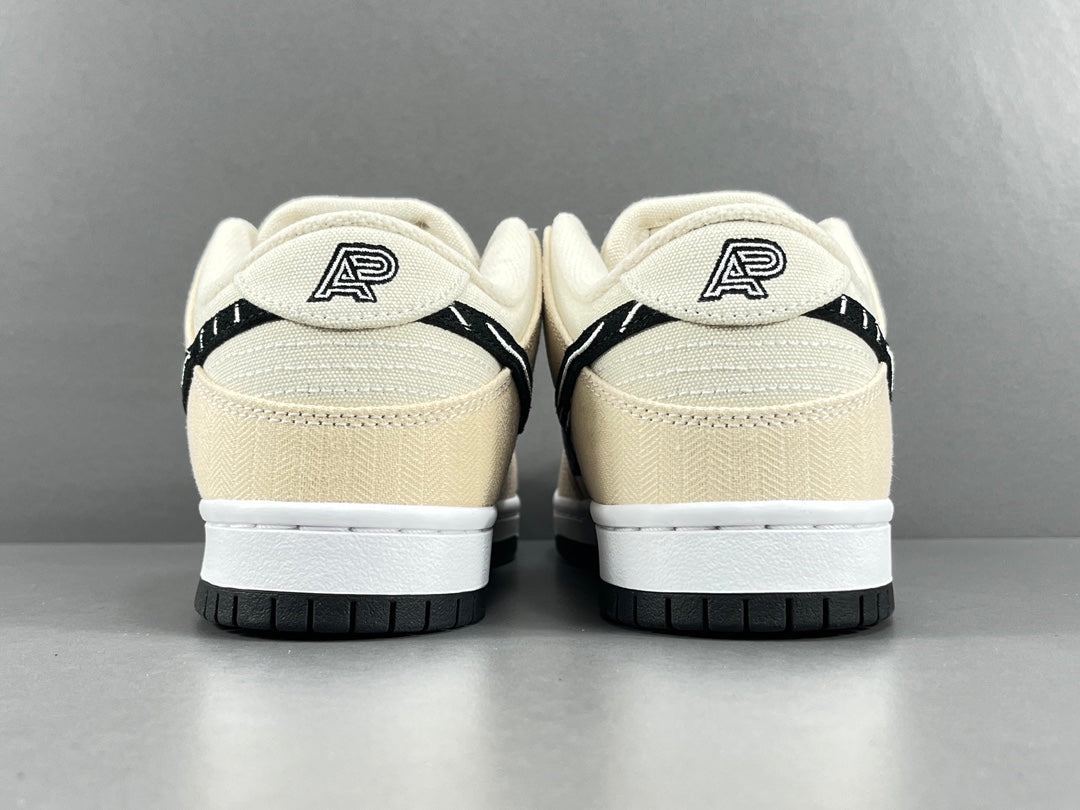 Albino & Preto X  Nike  SB Dunk Low Pro "Pearl White ＂