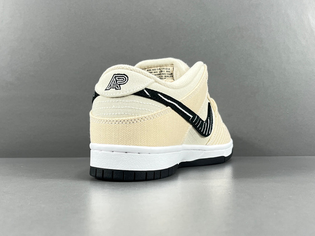 Albino & Preto X  Nike  SB Dunk Low Pro "Pearl White ＂