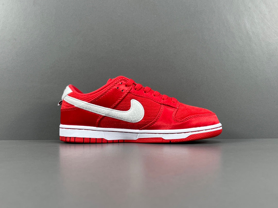 Nike DUNK Low  "Valentine‘s Day Solemates "