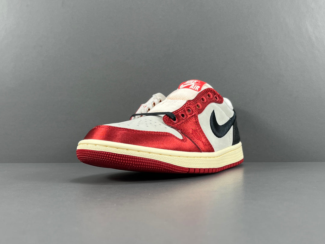 Trophy Room x Air Jordan 1 Low OG＂Away "