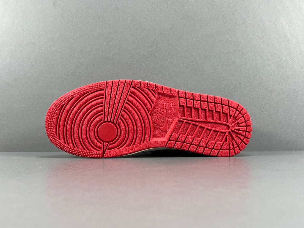 Trophy Room x Air Jordan 1 Low OG＂Away "