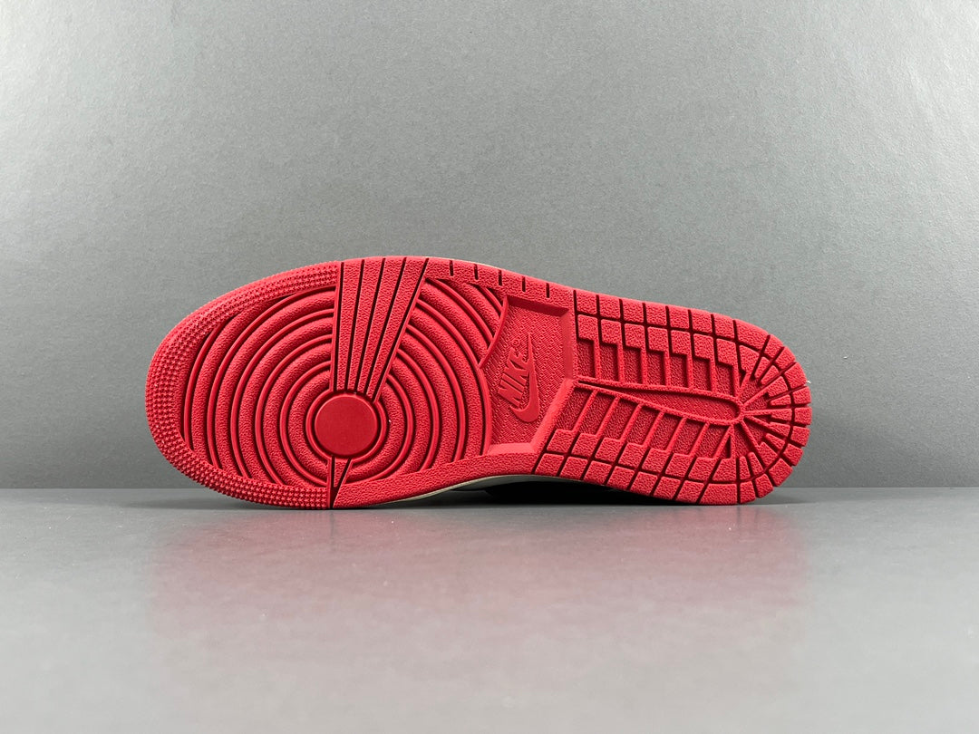Trophy Room x Air Jordan 1 Low OG＂Away "