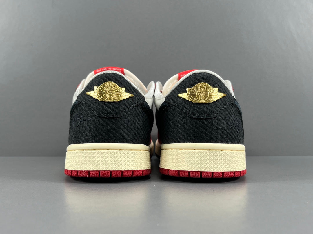 Trophy Room x Air Jordan 1 Low OG＂Away "