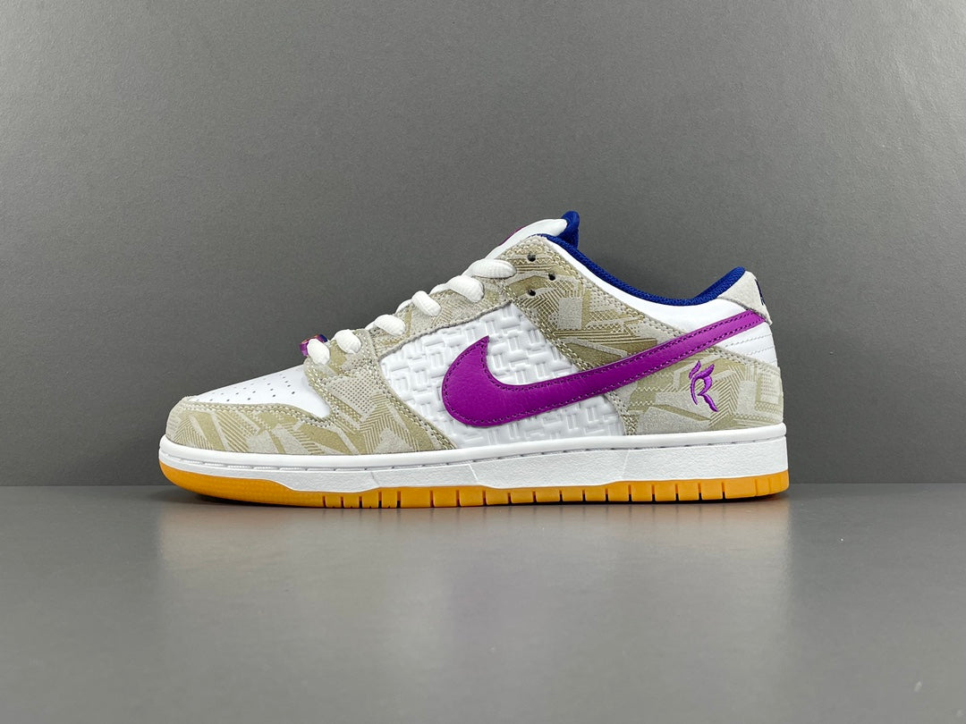 Rayssa Leal x Nike  Dunk  SB Low  ＂Pure Platinum and Vivid Purple＂