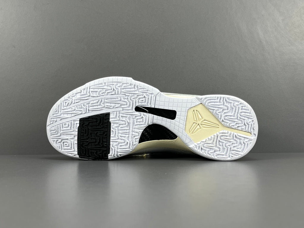 Off-White x NK ZOOM KOBE 5