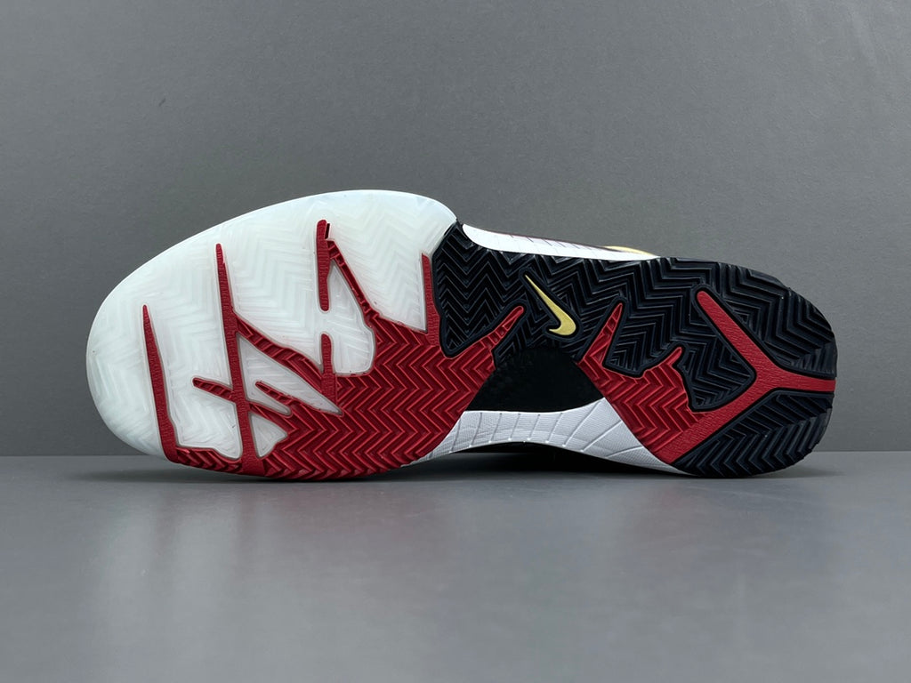 NK ZOOM KOBE 4 Protro "Gold Medal"