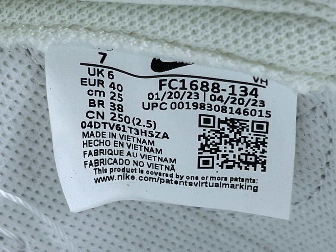 Nike SB Dunk Low&L^V