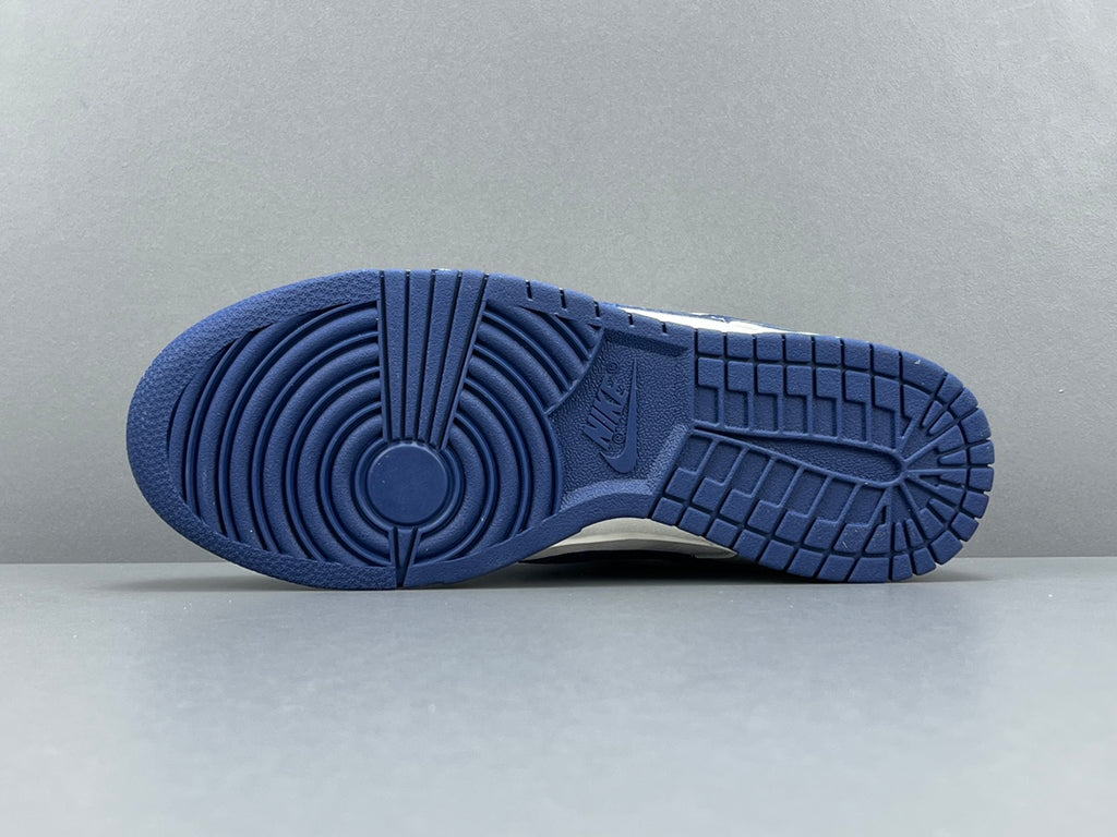 Nike SB Dunk Low&L^V