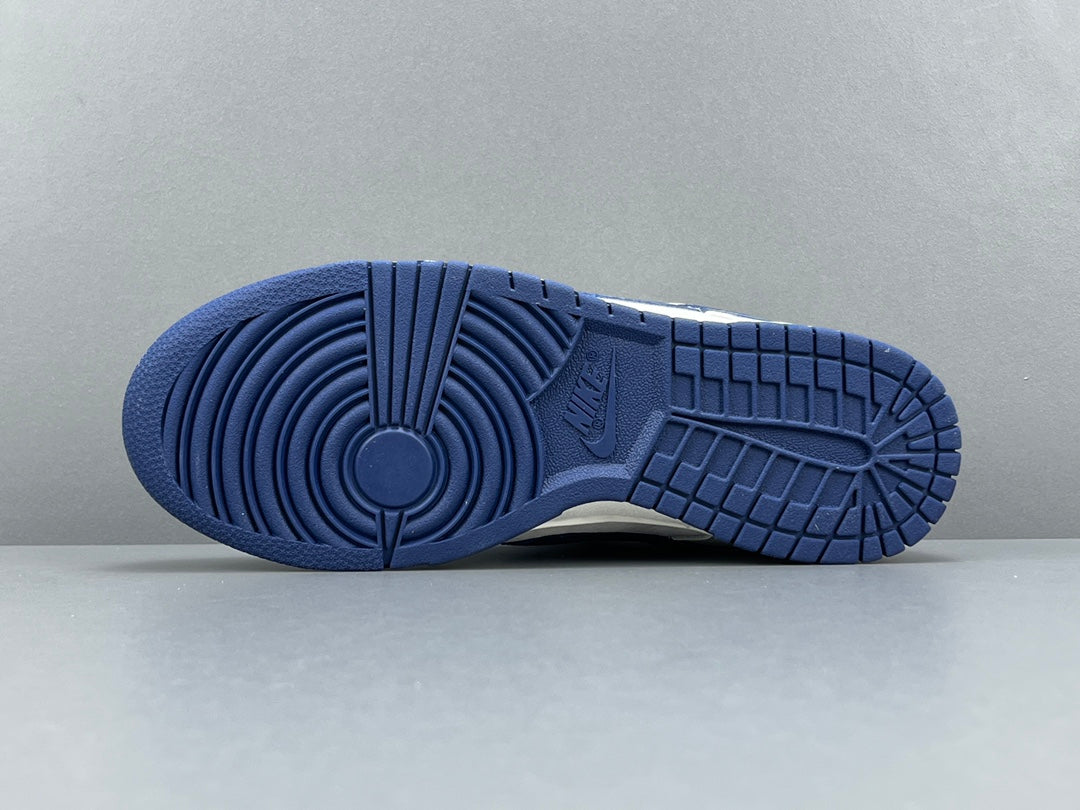 Nike SB Dunk Low&L^V