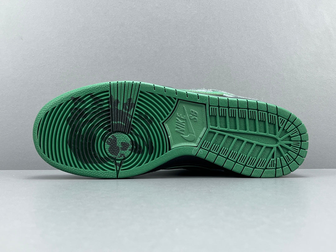 There Skateboards x Nike Dunk SB
