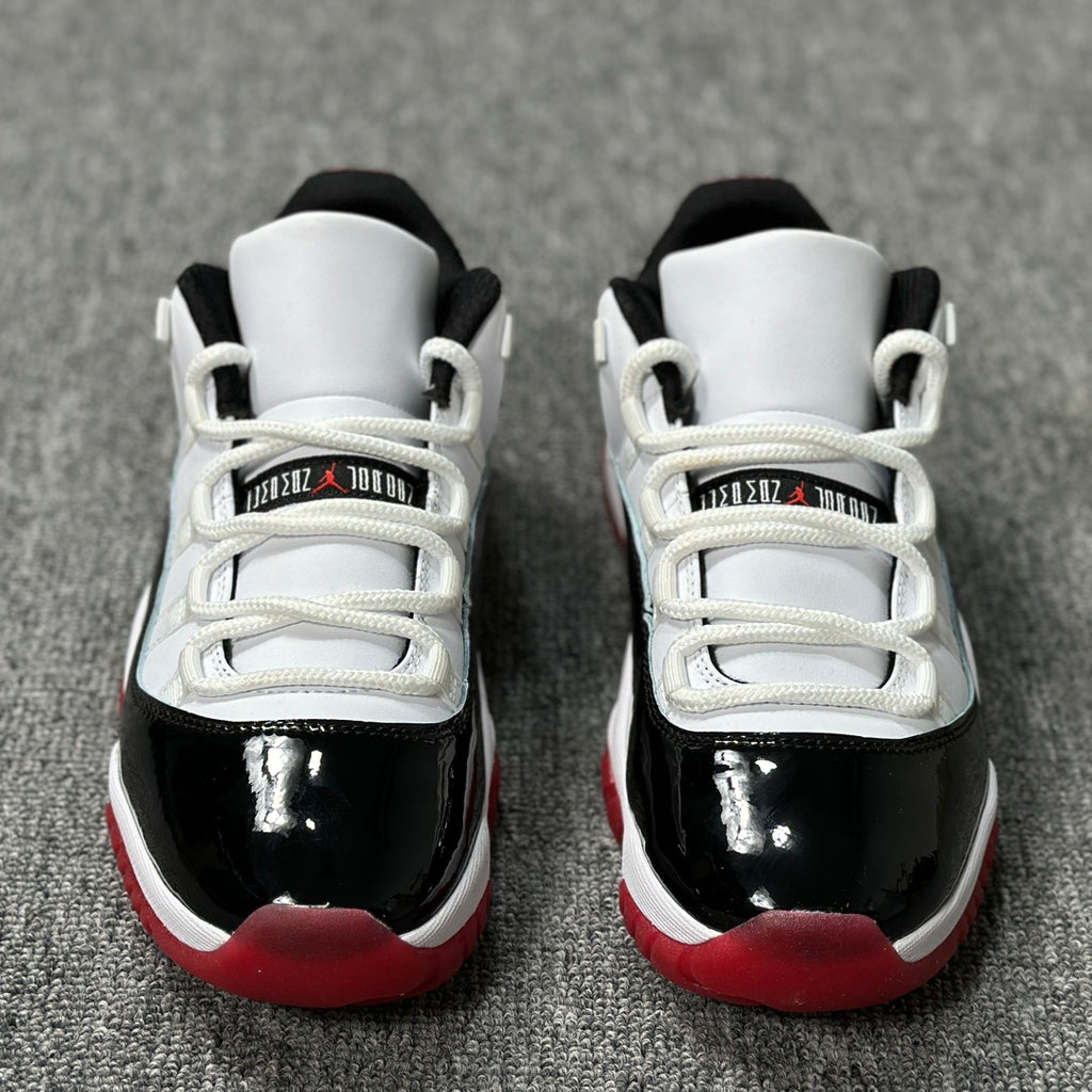 Jordan 11 Retro Low Concord Bred