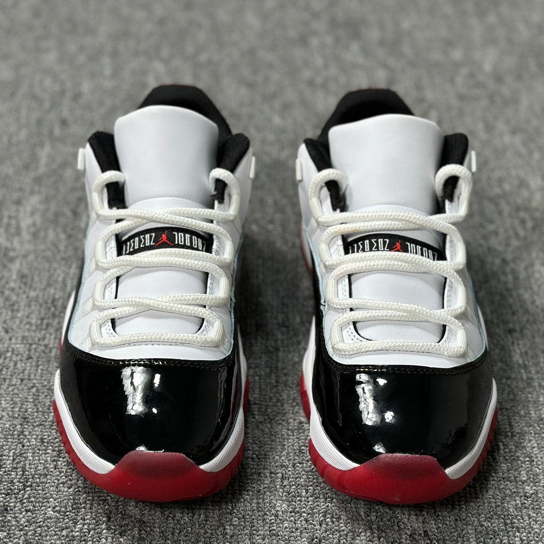 Jordan 11 Retro Low Concord Bred