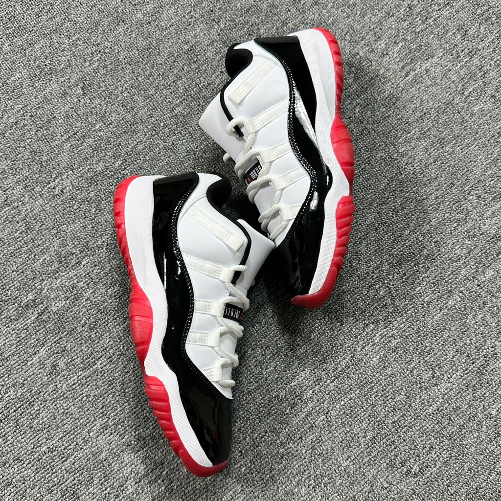 Jordan 11 Retro Low Concord Bred