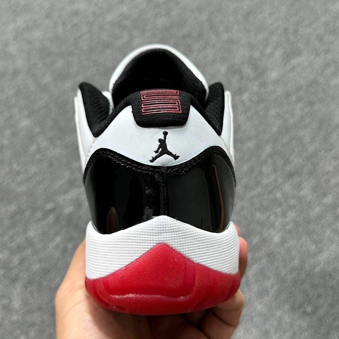 Jordan 11 Retro Low Concord Bred