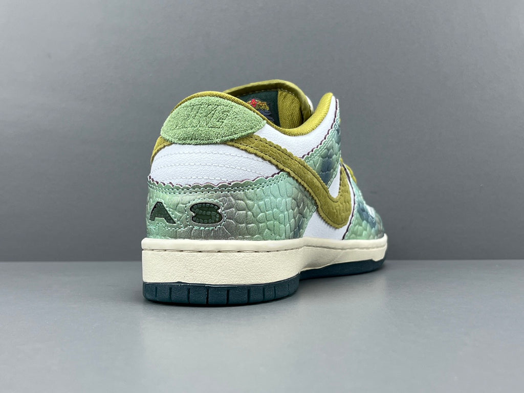 Alexis Sablone x Nike Dunk SB Low