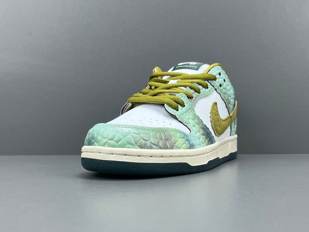 Alexis Sablone x Nike Dunk SB Low