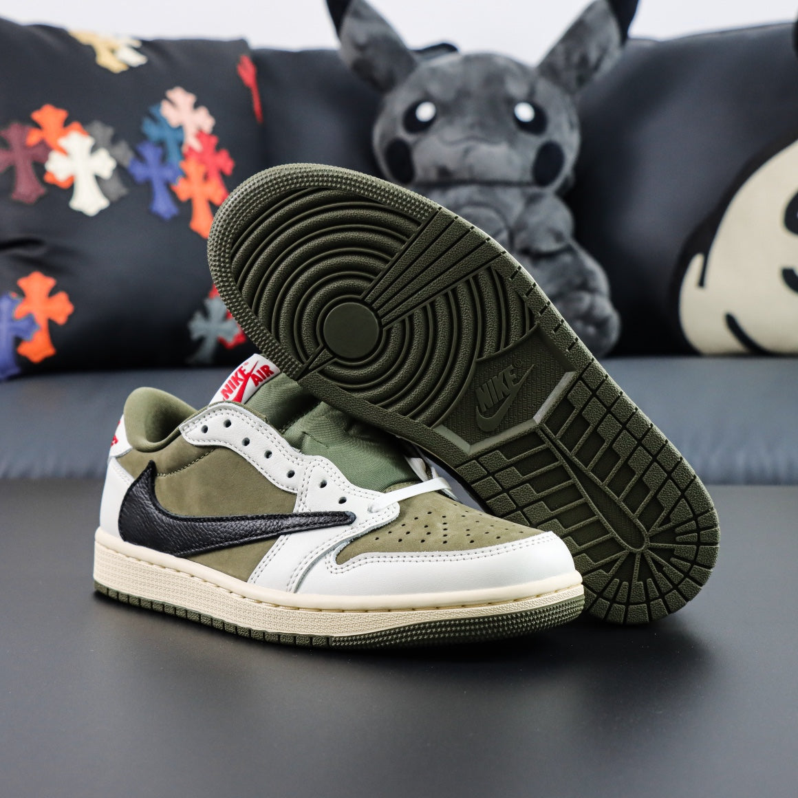 Travis Scott x Air Jordan 1 Low  "Medium Olive"