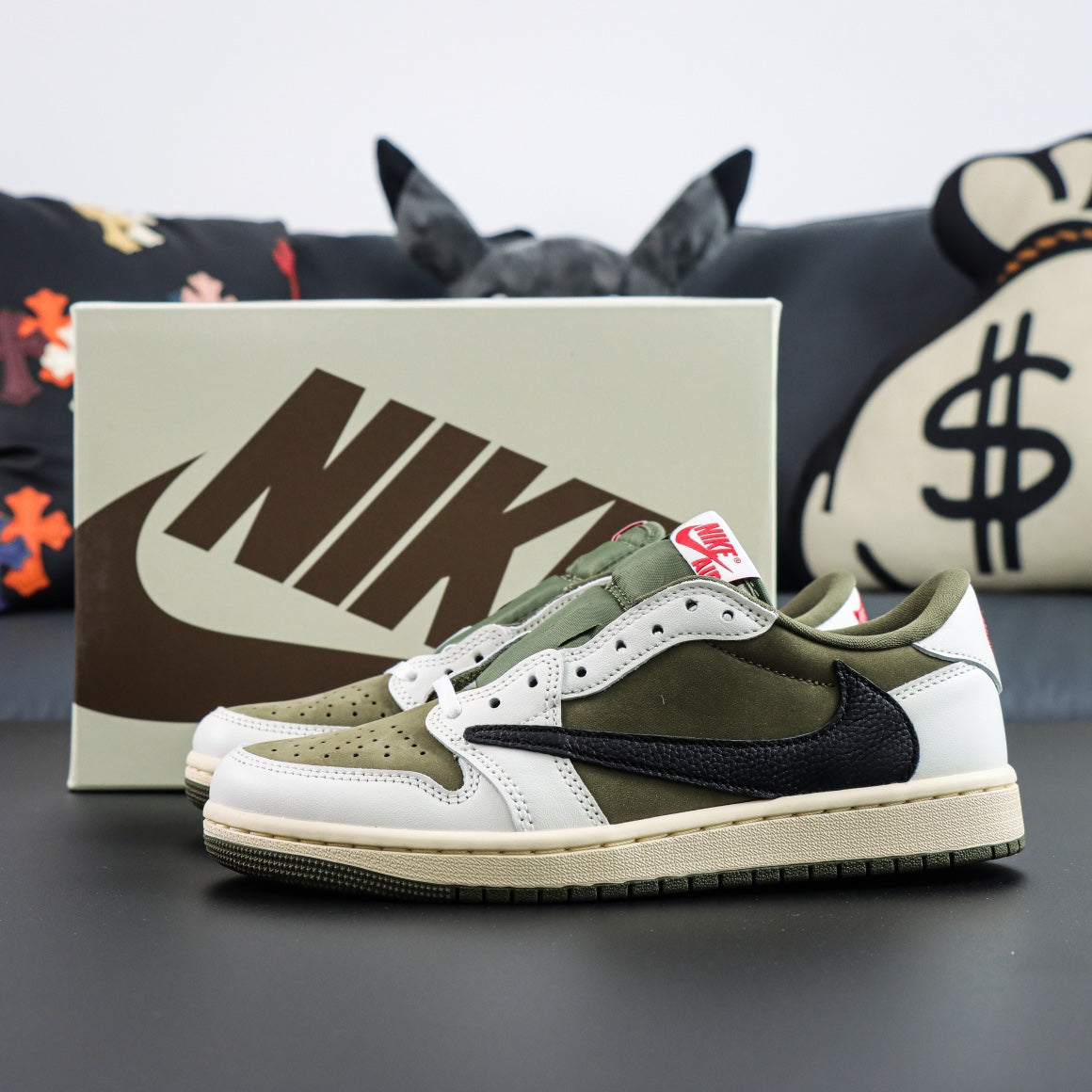 Travis Scott x Air Jordan 1 Low  "Medium Olive"