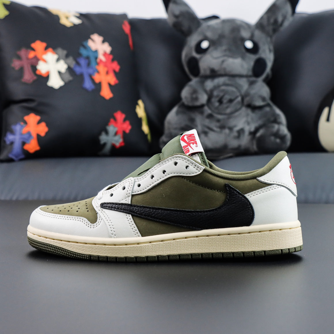 Travis Scott x Air Jordan 1 Low  "Medium Olive"