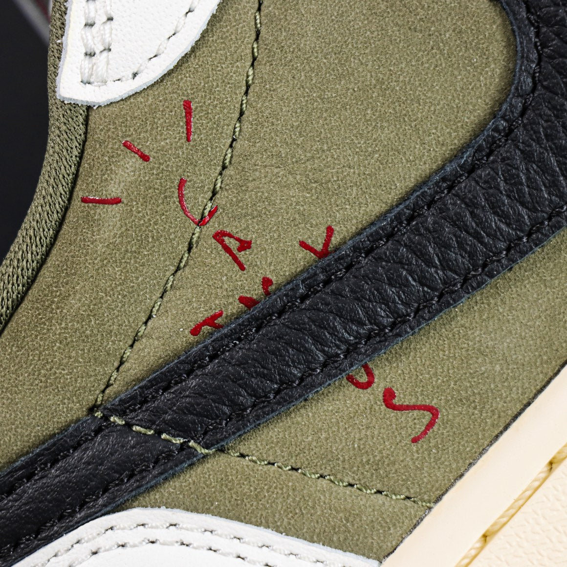 Travis Scott x Air Jordan 1 Low  "Medium Olive"