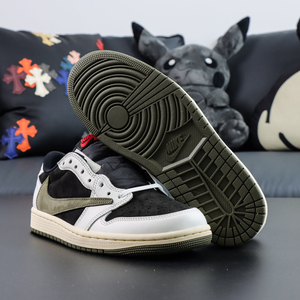 Travis Scott x Air Jordan 1 Low "Medium Olive"