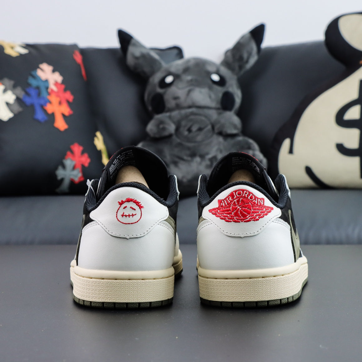 Travis Scott x Air Jordan 1 Low "Medium Olive"