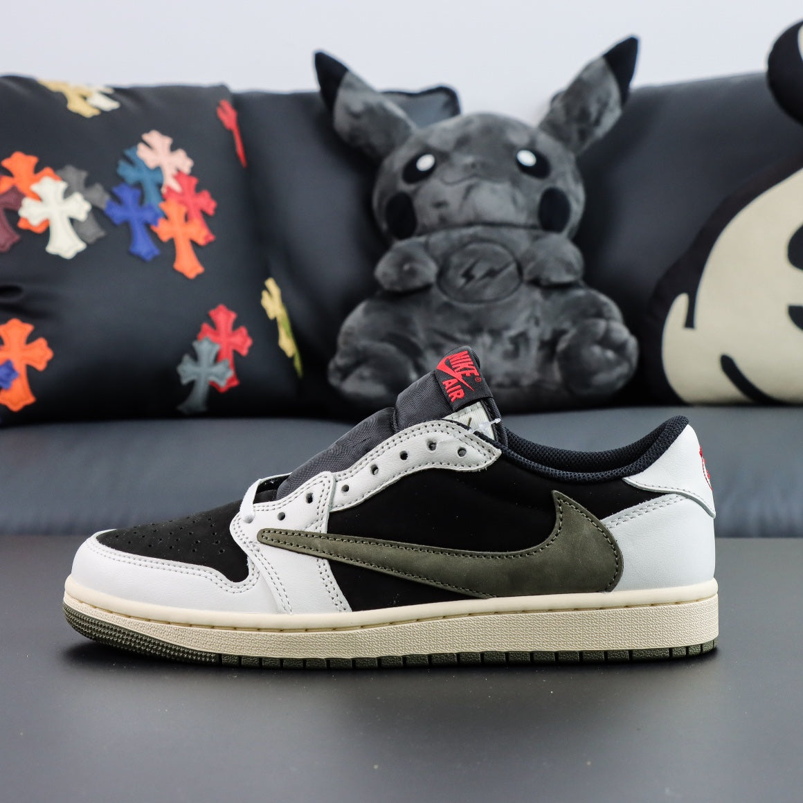 Travis Scott x Air Jordan 1 Low "Medium Olive"