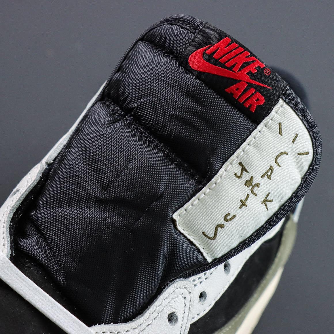 Travis Scott x Air Jordan 1 Low "Medium Olive"