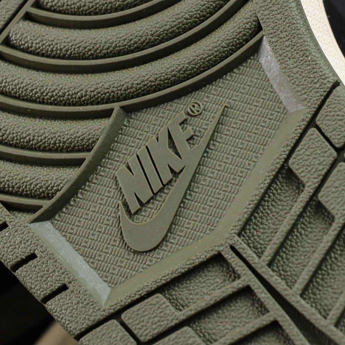 Travis Scott x Air Jordan 1 Low "Medium Olive"