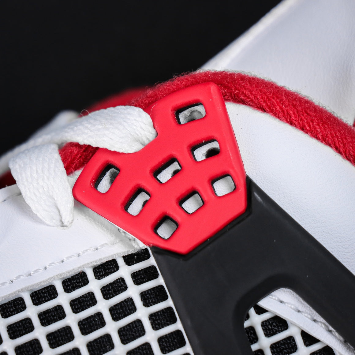 Air Jordan 4 rire red