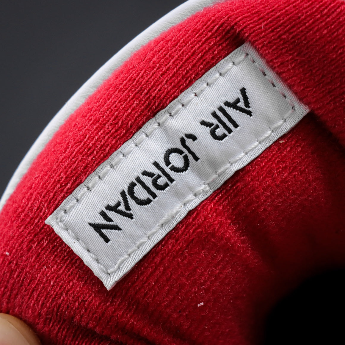 Air Jordan 4 rire red