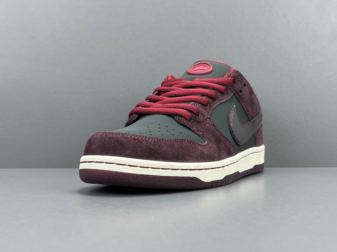 RIOT Skateshop x Nike SB Dunk Low