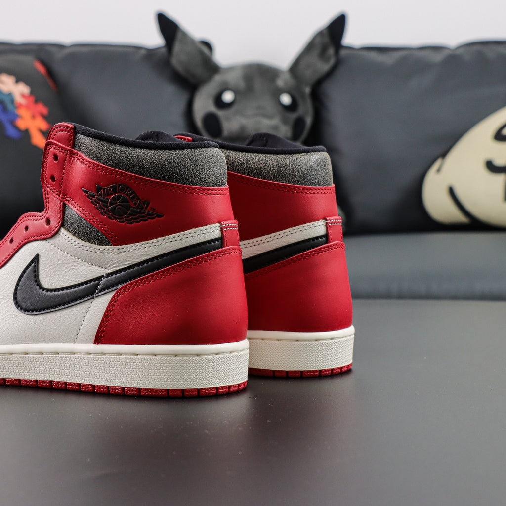 Air Jordan 1 Retro High OG "Lost & Found"