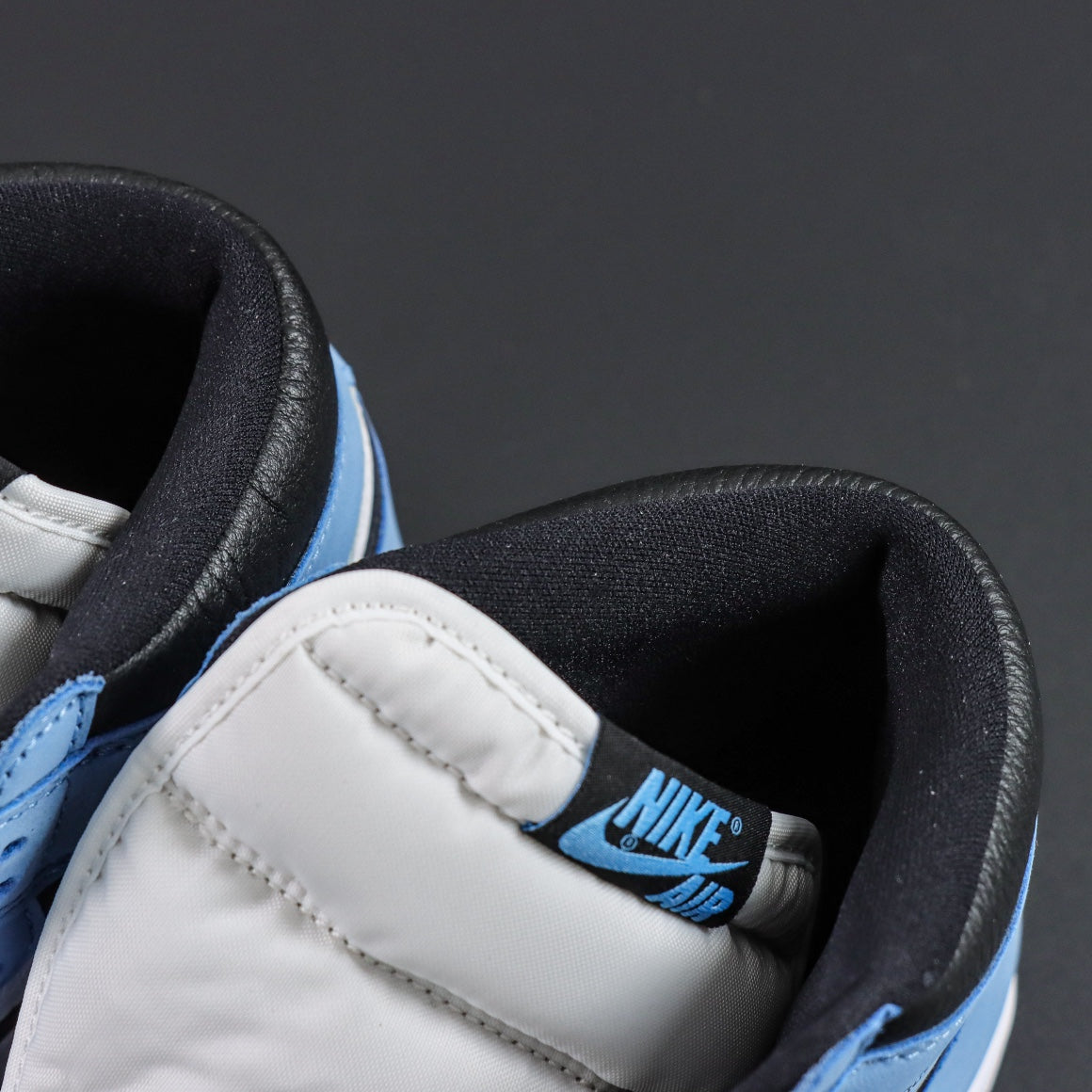 Air Jordan 1 Retro High "University Blue"