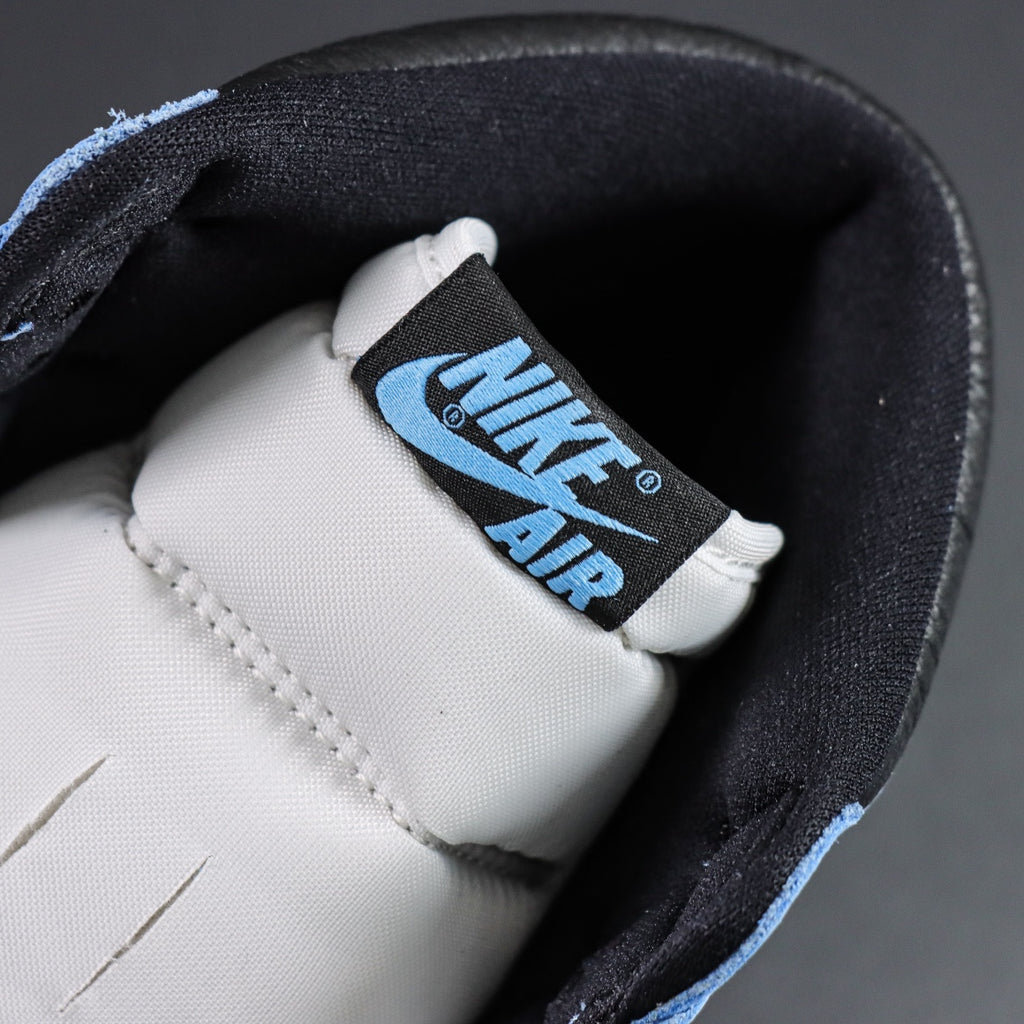 Air Jordan 1 Retro High "University Blue"
