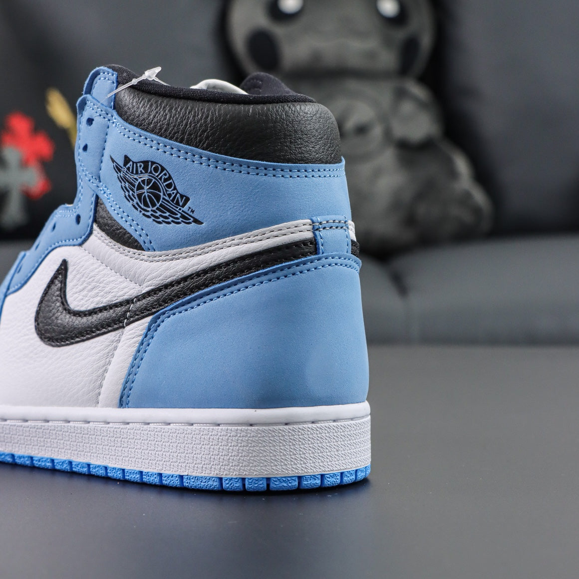 Air Jordan 1 Retro High "University Blue"
