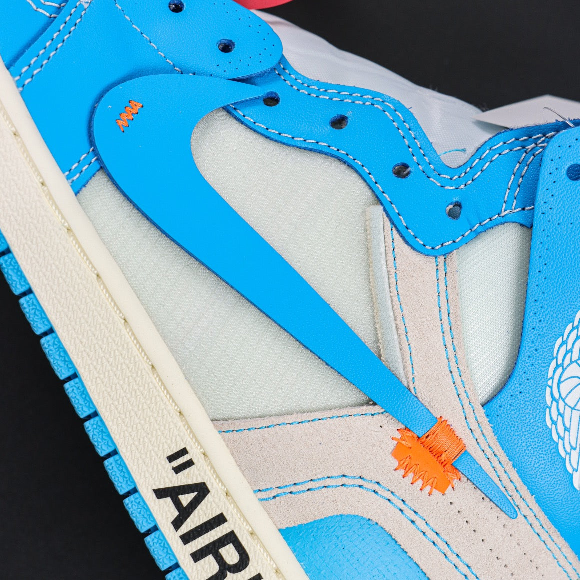 OFF-WHITE x Air Jordan 1 Retro High OG "UNC"