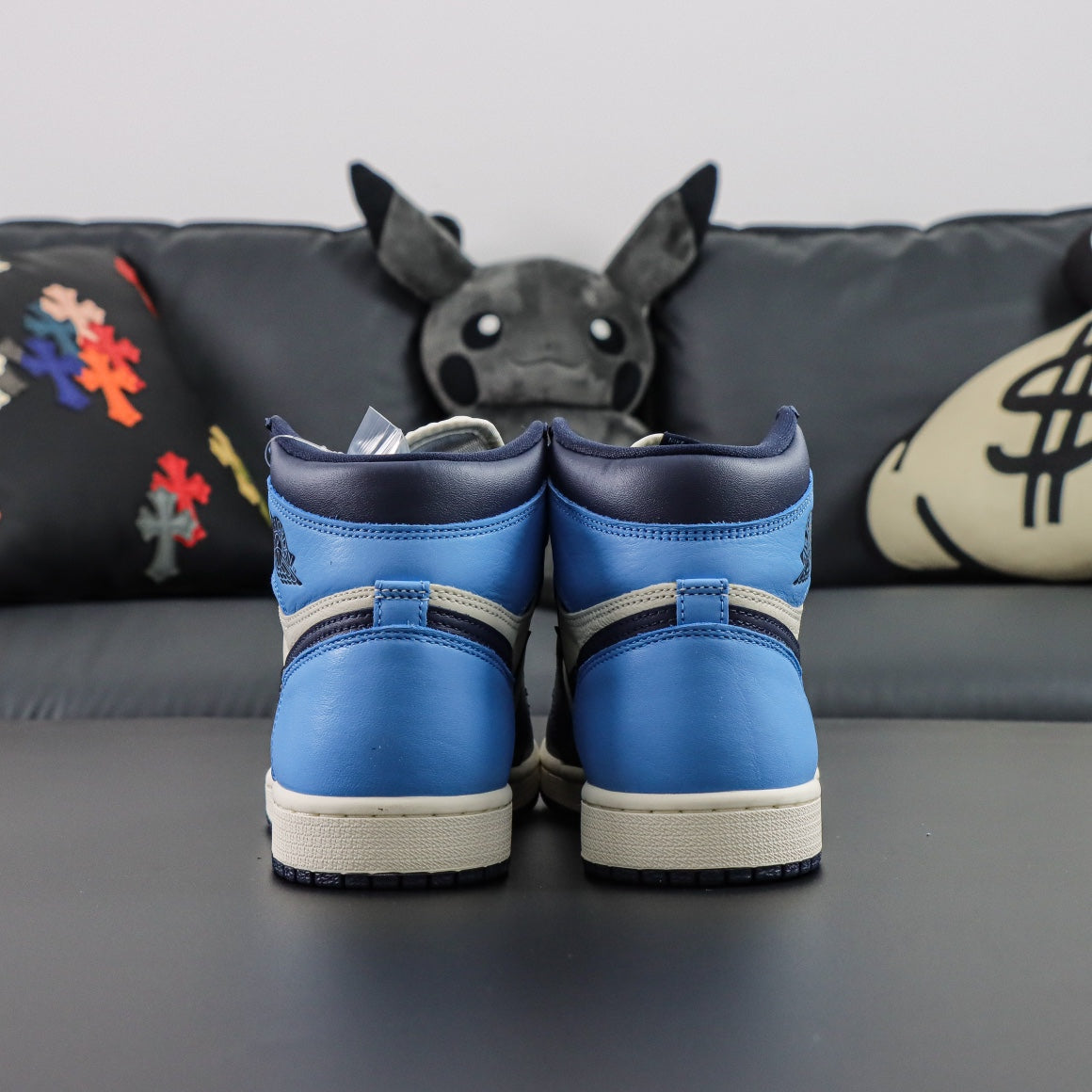 Air Jordan 1 Retro High OG  Obsidian