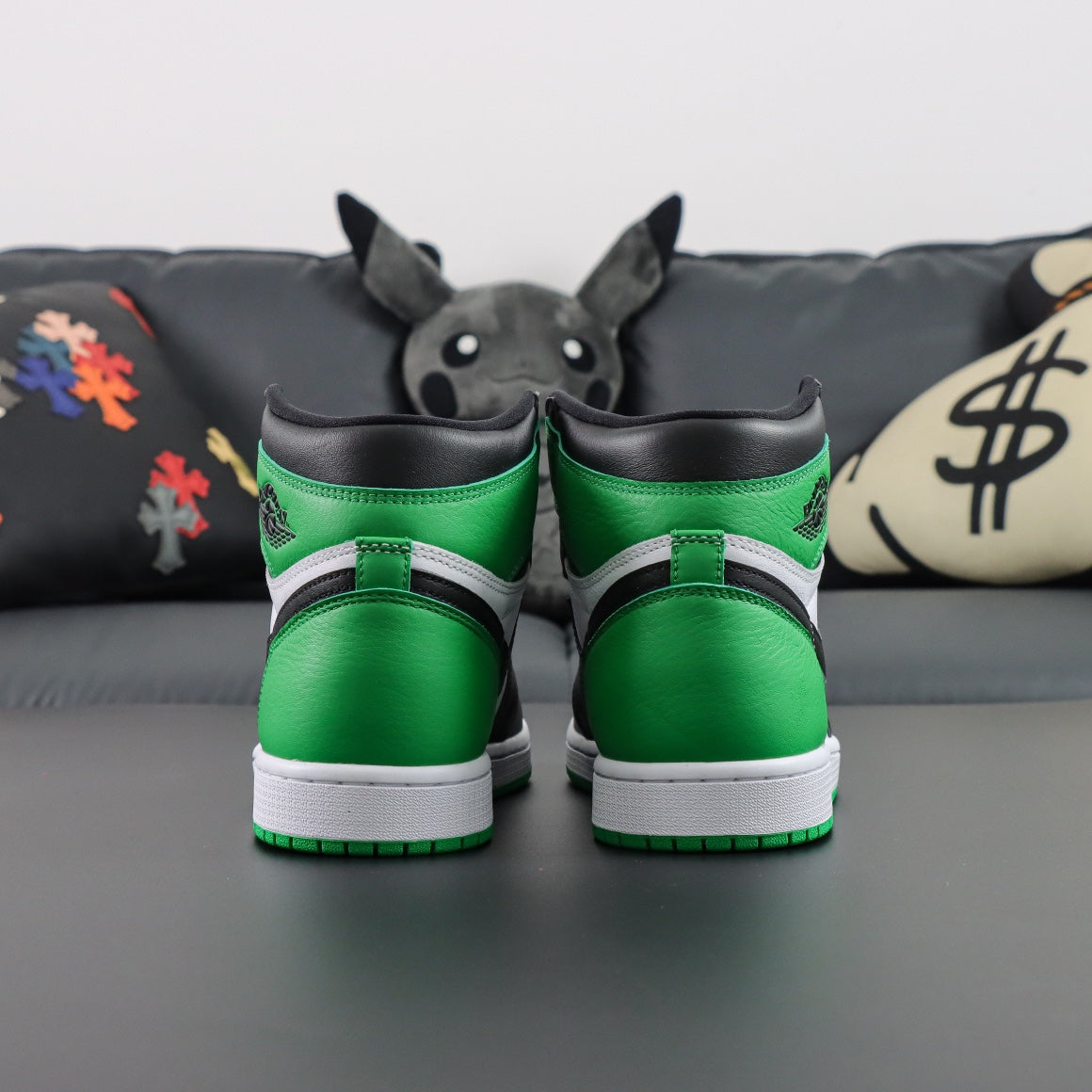 Air Jordan 1 Retro High OG "Black and Lucky"